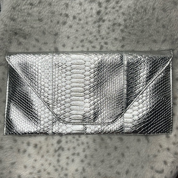 XL Silver Faux Snakeskin Clutch - Picture 1 of 5